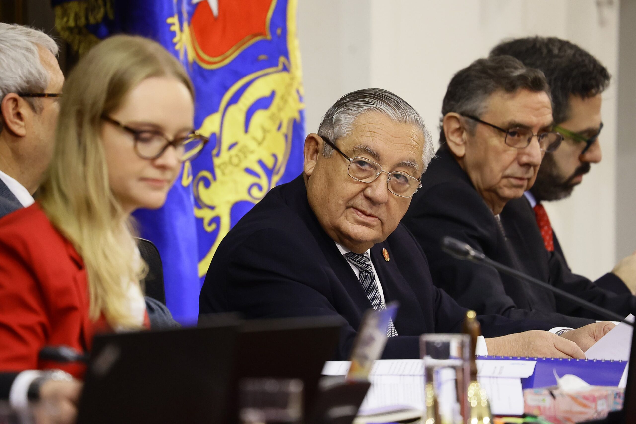 Representantes de la Corte Suprema ante el Pleno del Consejo Constitucional.